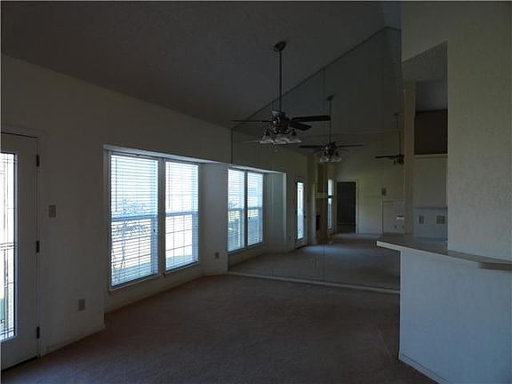 4th image of 281 Lemens Ave