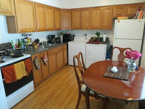 4th image of 1012 Fountain St