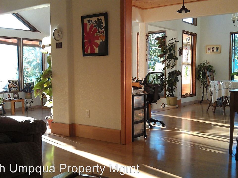 2nd image of 755 Plin St