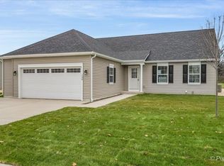 130 Spring Dr, Walworth, WI 53184