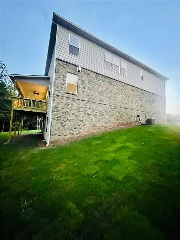 5 bed, 3067 sqft, $4,500 — Photo 3