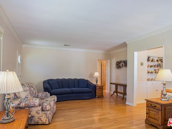 3rd image of 919 Pelanconi Ave