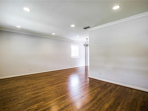 4th image of 8922 Livenshire Dr