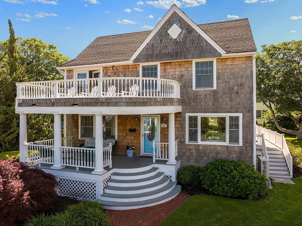 6 Narragansett Ct #1