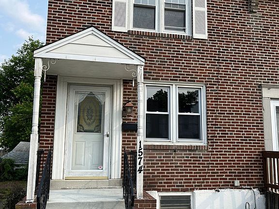 3rd image of 1574 Glen Ave