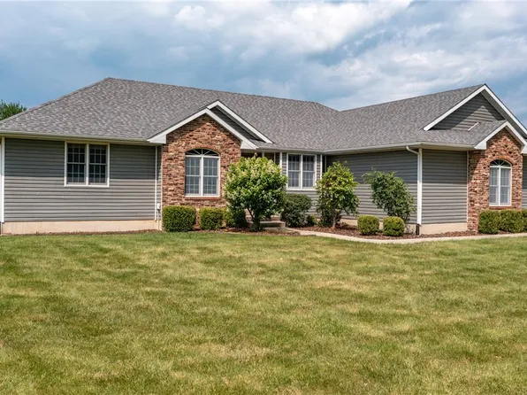 17145 N Oak Bluff Dr, Effingham, IL 62401