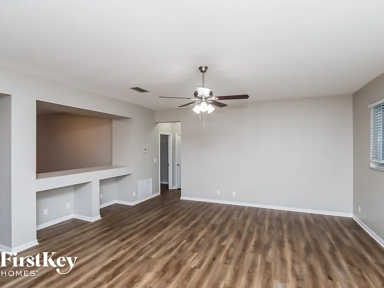 1476 Transcoro St SE — Photo 3