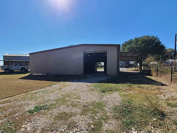 5th image of 406 Epps Rd