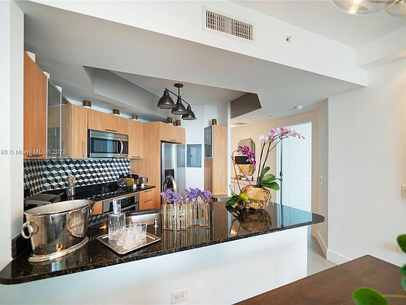 4th image of 480 NE 30th St APT 1804