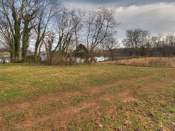 4th image of Collie Cove Ct
