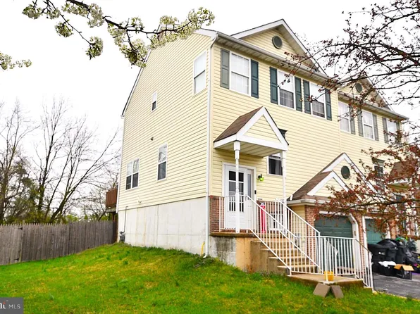 602 Heatherfield Dr, Bear, DE 19701