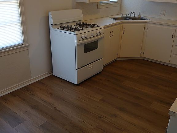 5th image of 809 Briarwood St