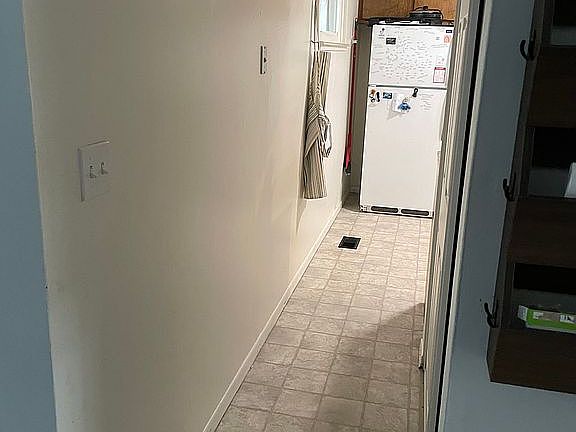 Hall to kitchen and closet 