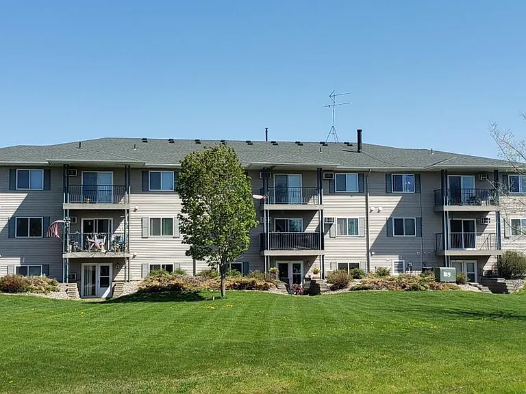 750 Penn St — Photo 1