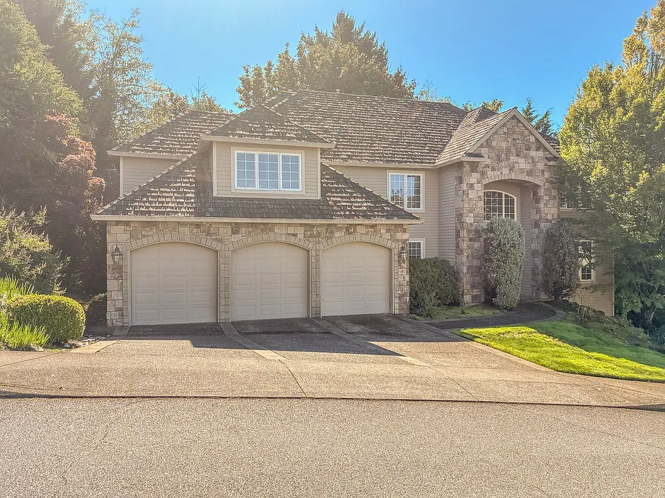9137 NW McKenna Dr