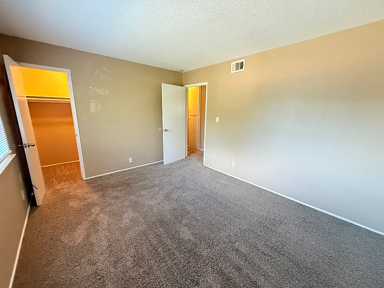 6881 Kettering Cir — Photo 29