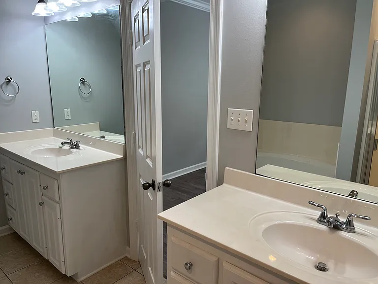 7929 Essen Cove Dr — Photo 10