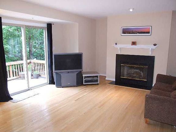 5th image of 60 Rockcrest Cir