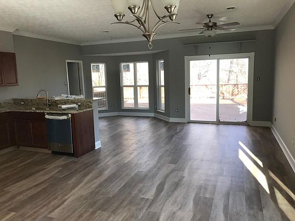 Kitchen/breakfast nook