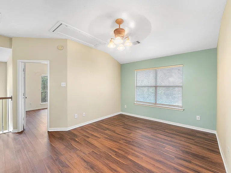10003 Lynette Falls Dr — Photo 33
