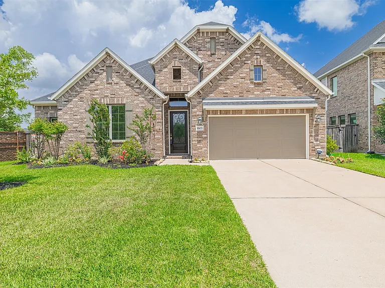 1803 Pepper Grove Ln — Photo 1