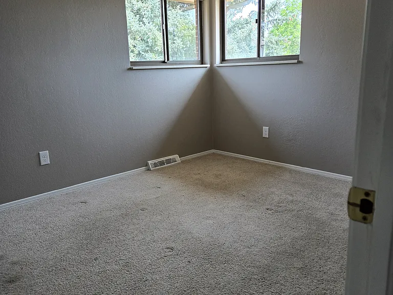 4480 S Queen St — Photo 15