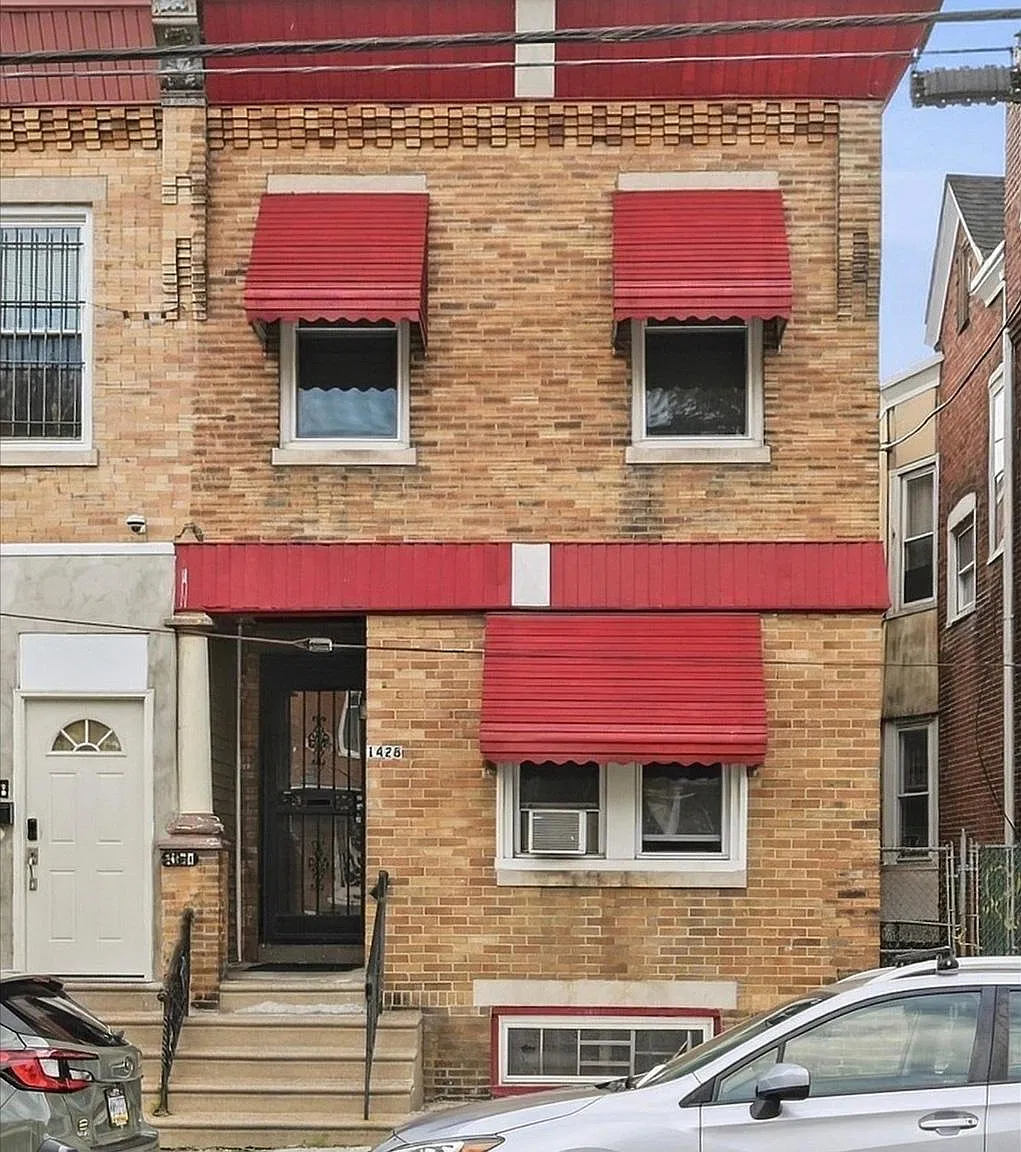 2 bed, 1.0 bath, 900 sqft, $1,325 — Photo 2