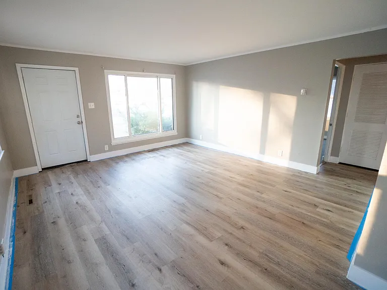 22760 Rosewood Ave — Photo 2