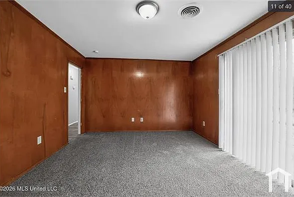 1027 Autumn St — Photo 9
