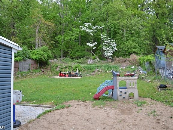 3rd image of 5 Fairview Ave