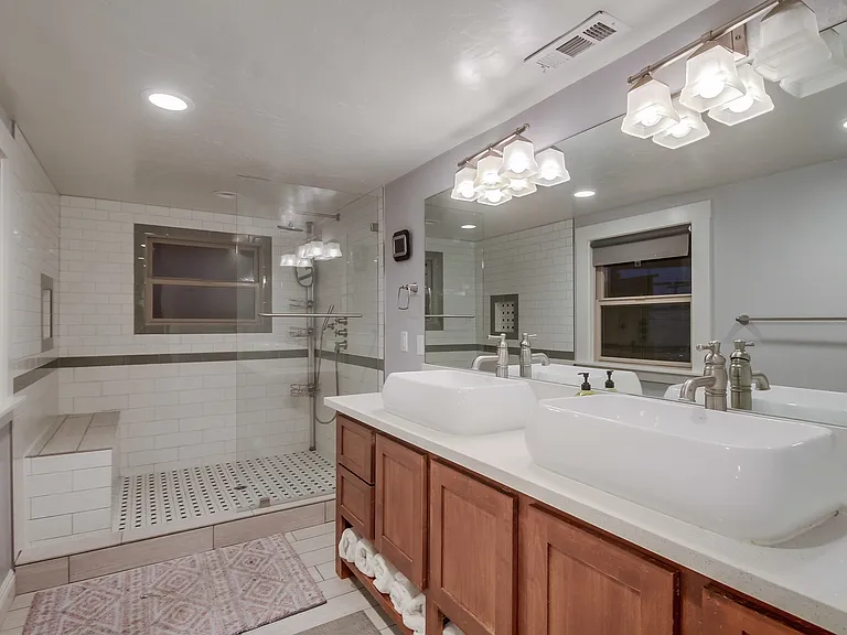 1511 Gregory St — Photo 41