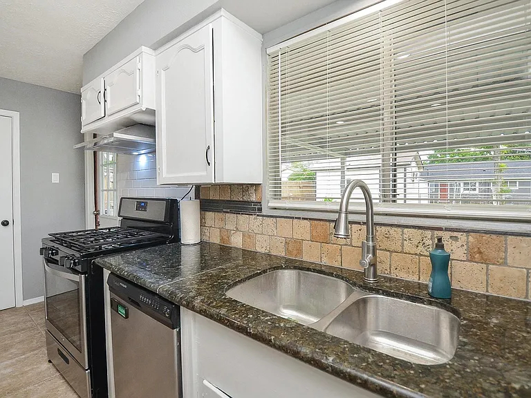 6322 Clemson St — Photo 10