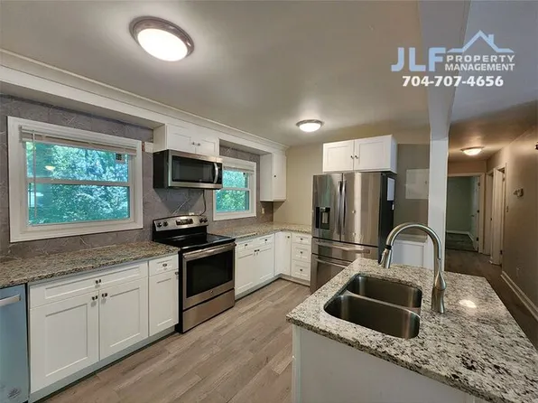 502 S Emerson St, Gastonia, NC 28052