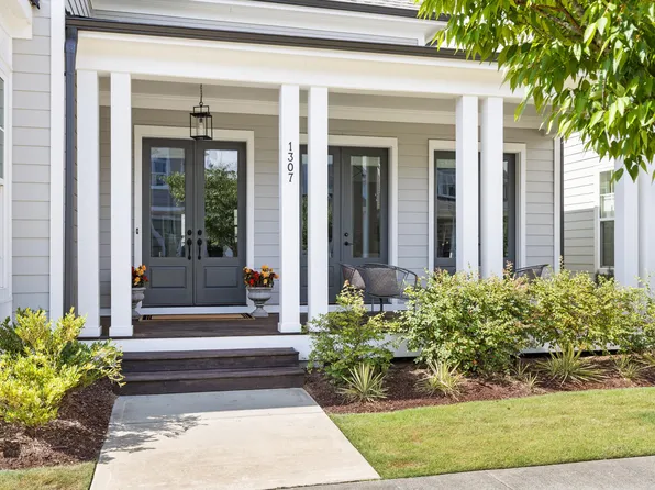 1307 Bradburn Dr, Durham, NC 27713