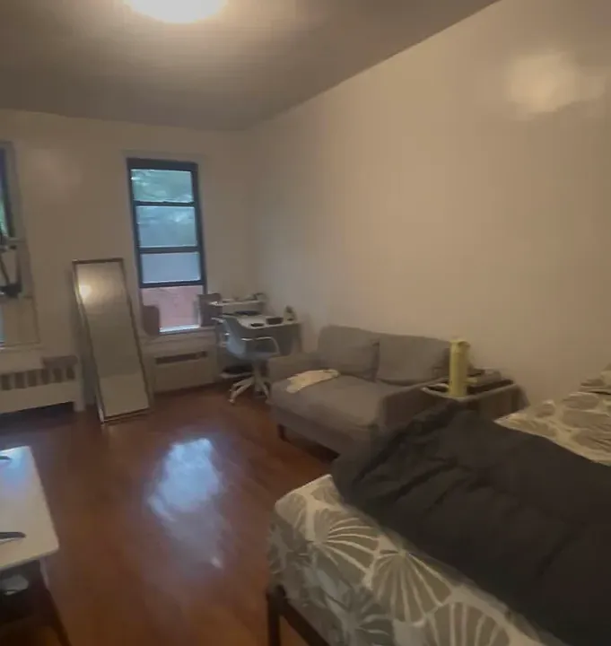 151 Allen St #4F