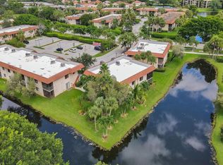 389 Lakeview Dr APT 202, Weston, FL 33326
