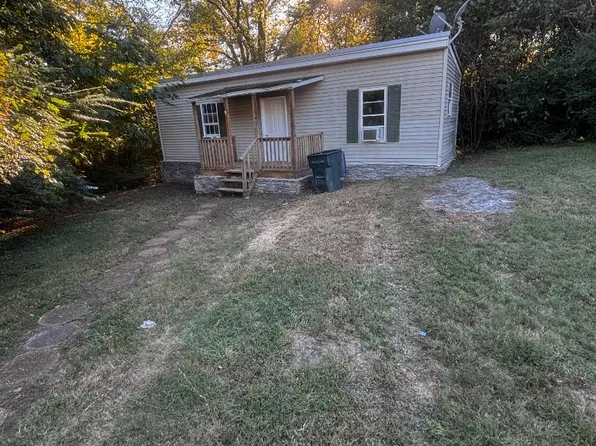 614 McMurry Blvd E, Hartsville, TN 37074