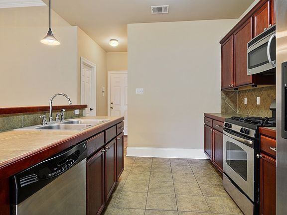 3rd image of 5017 Knight Dr