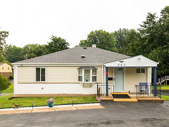 3rd image of 557 Beatty Rd
