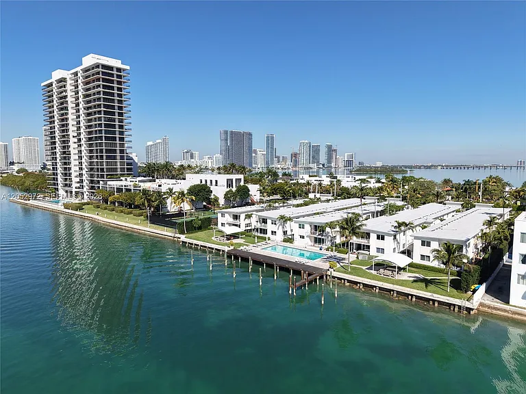 1100 Venetian Way #2B — Photo 27