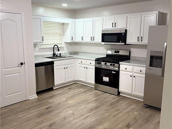 5th image of 3001 Fields Dr