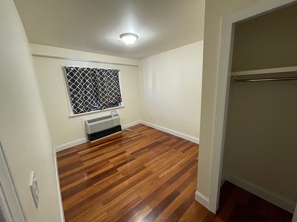 2nd image of 4318 Main St