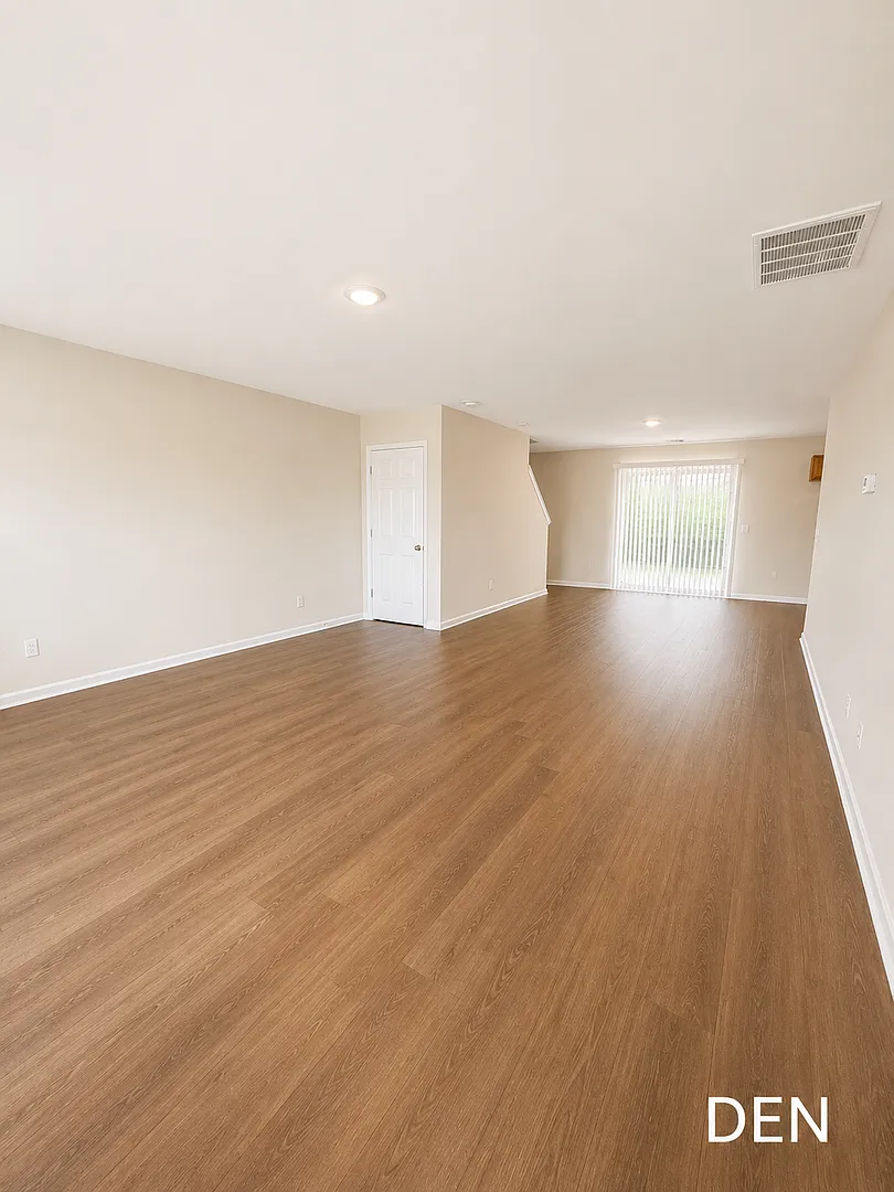 93 Roseberry — Photo 4
