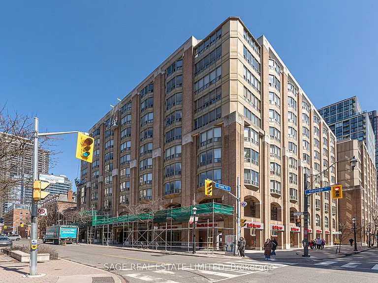 25 George St S #302 — Photo 42