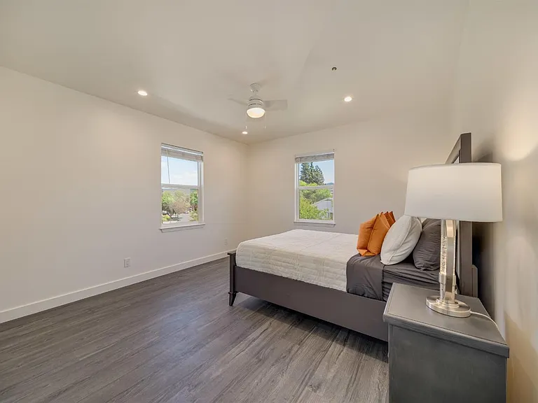 532 Yulupa Ave — Photo 14