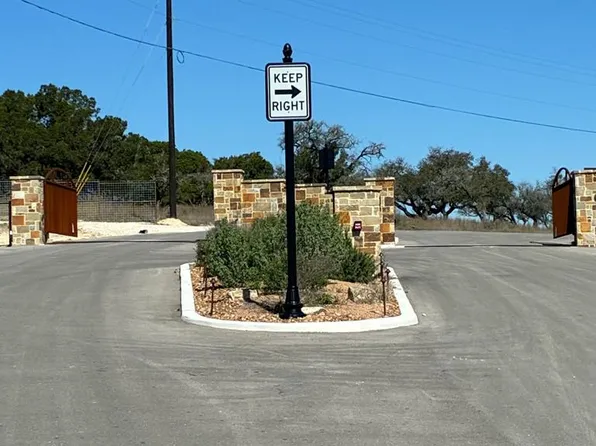 104 NW Fm 470, Bandera, TX 78003