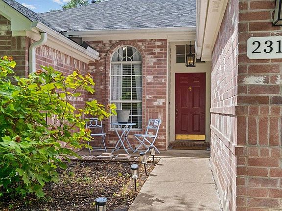 5th image of 2312 Mockingbird Dr