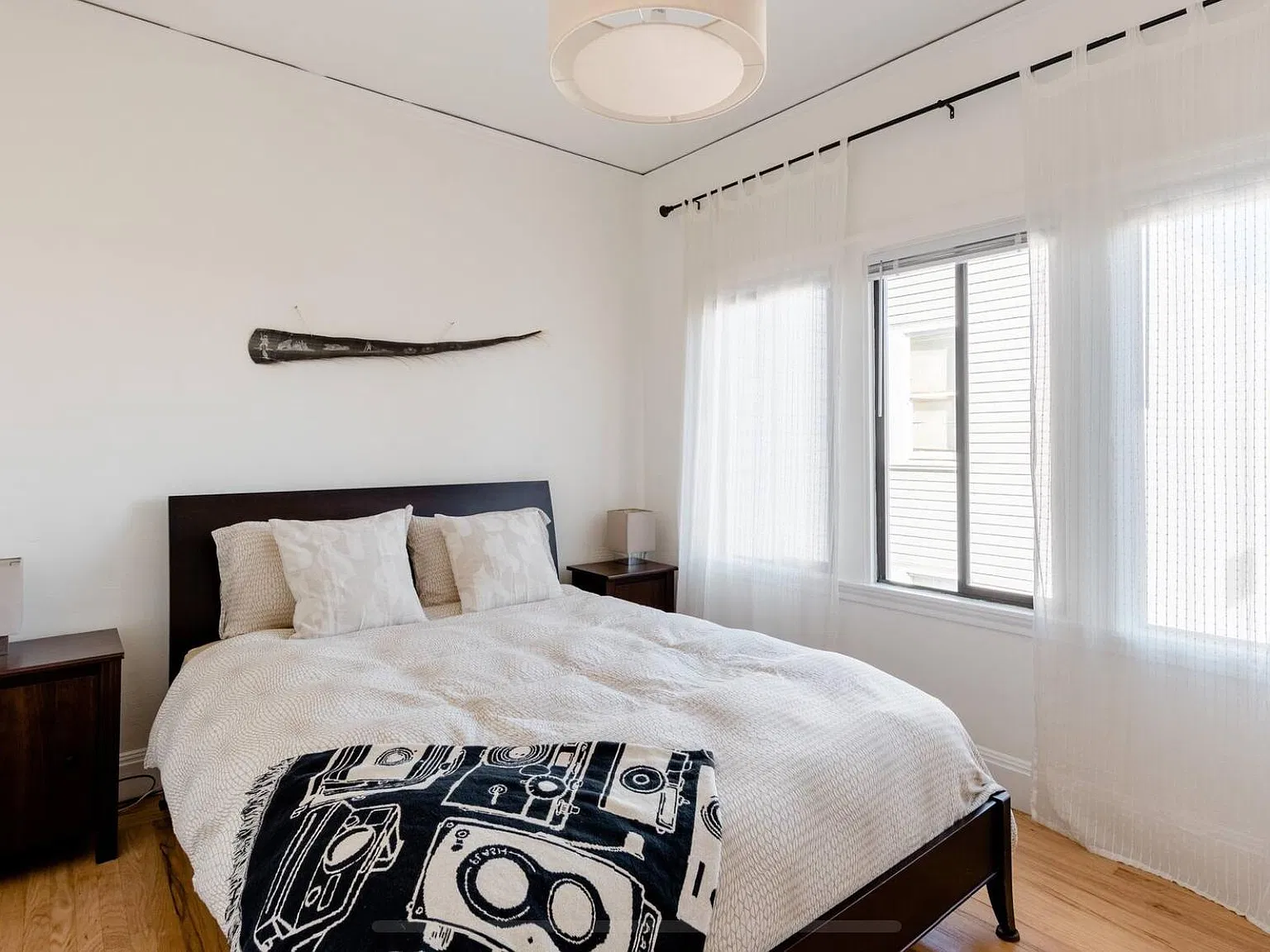 1030 Washington St — Photo 2