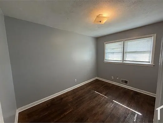 4406 Clarene Dr — Photo 4