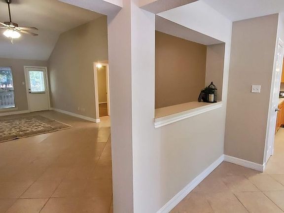 3rd image of 1207 Toby Ln